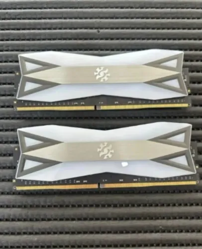 Memória RAM XPG D60 RGB 4x8GB (32GB) DDR4 3200MHz