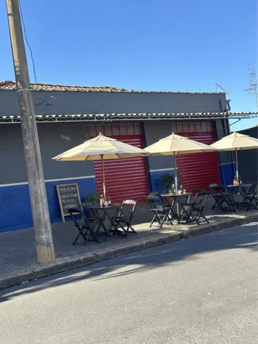 Vendo estabelecimento comercial com edícula nos fundos