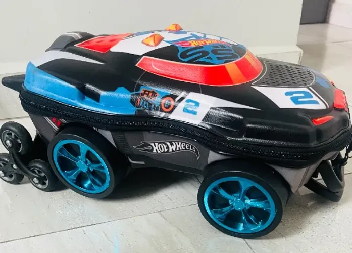 Mochila de Rodinhas Hot Wheels - Excelente Estado