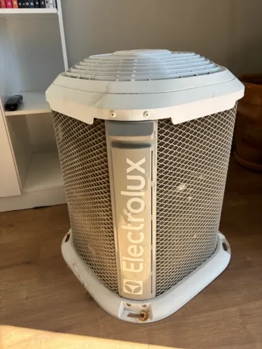 Ar Condicionado Split Electrolux Color Adapt 9000 BTUs Frio 220V