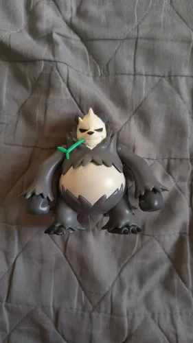 Pokémon Pangoro Jazwares Battle figure