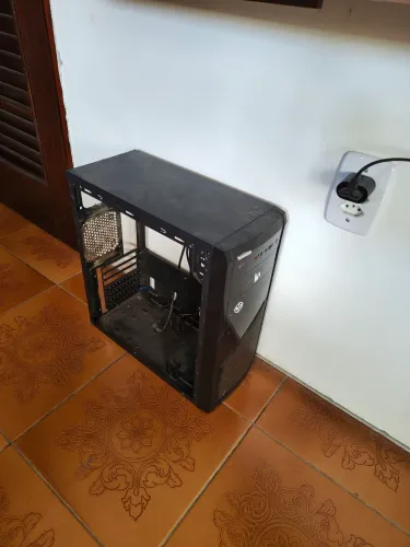 Gabinete Usado Funcionando (Sem Tampas)