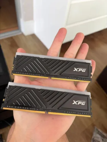 Memória RAM DDR4 XPG 3600Mhz RGB 2x8