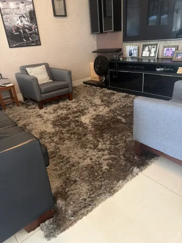 Tapete cinza, 3m x 2,5m, ótimo estado. Não tenho animais.
