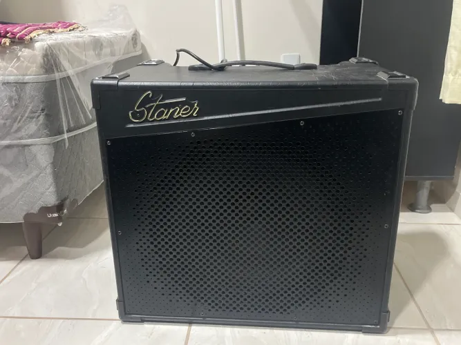 Amplificador de baixo Staner 215-B