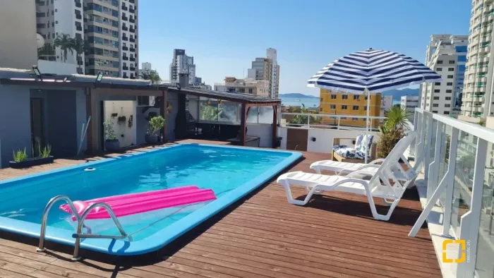 Brognoli Vende - Cobertura Exclusiva com Vista para o Mar, no Estreito