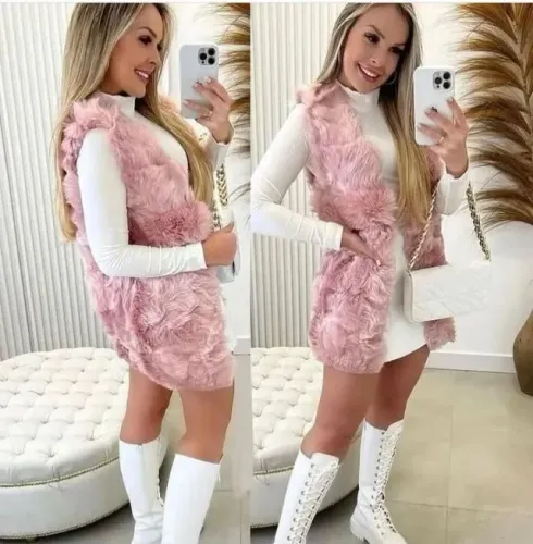 Colete de pelo rosa alongado lindo médio 