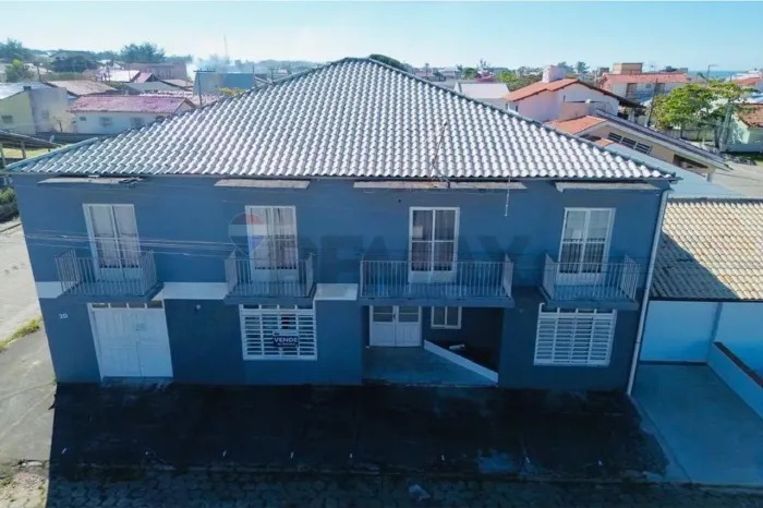 Prédio comercial e residencial / Arroio Corrente-Jaguaruna