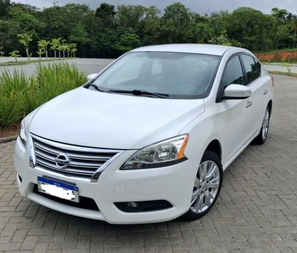 Nissan Sentra SL 2.0/ 2.0 Flex Fuel 16V Aut. 2016