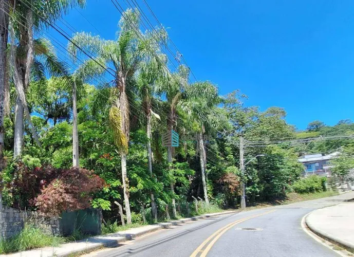 Terreno à Venda com Vista Mar no Córrego Grande, Florianópolis !!