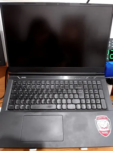Notebook Gamer AVELL, usado