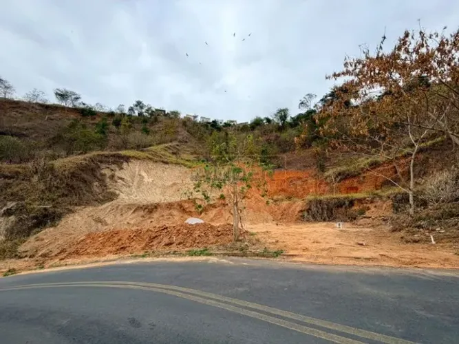 02 Lotes Residencial e Comercial no Mário Giurizatto