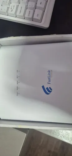 Fastlink FLT 718b Roteador Modem 4G LTE WiFi Bateria 6h 2 Antenas Internas
