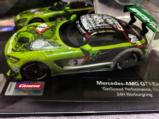 Carrinho Carrera analógico MERCEDES AMG escala 1:32