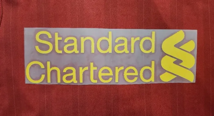 Patrocínio Standard Chartered Amarelo Camisa Liverpool 