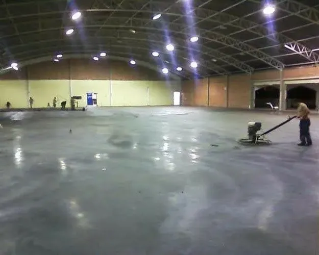 Pisos de concreto polido, granilite, epóxi. 