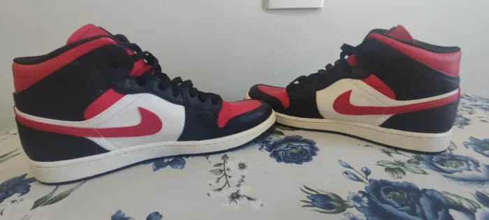 AIR JORDAN 1 - 43 BRED TOE - MID - IMPECÁVEL