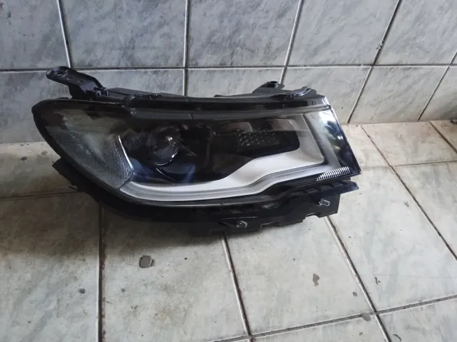 Farol direito Compass 17/21 com xenon