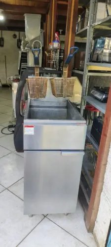 Lote de Máquinarios Industriais De restaurantes / bares e comércio que está fechando !!!