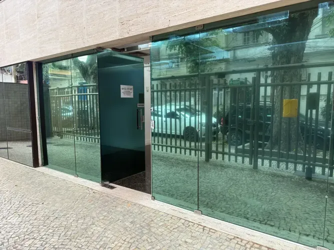 Oportunidade Única: Prédio Comercial Completo e Estruturado em Localização Premium