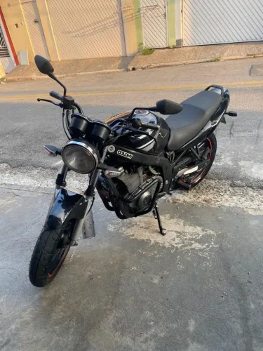 Moto GS 500e Semi nova em perfeito estado de conservação.