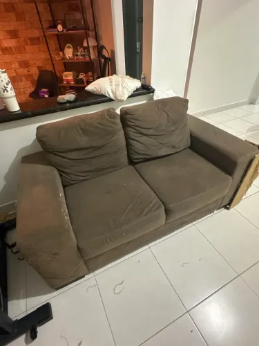 doação sofá 2 lugares (tem que retirar no apartamento)