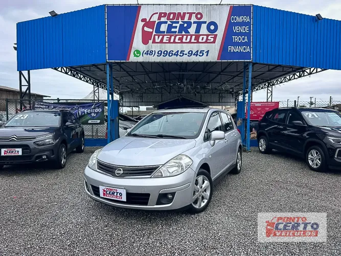 Nissan Tiida SL 1.8/1.8 Flex 16V Mec. 2011