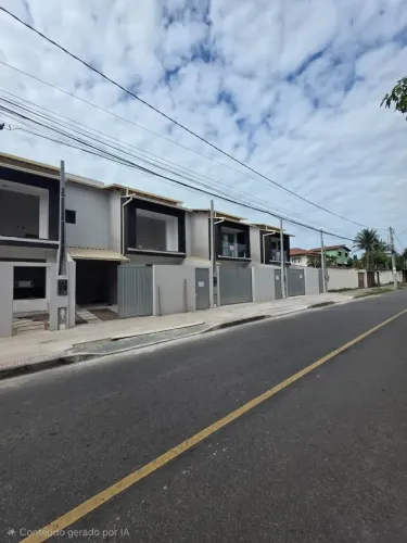 Casa nova com suíte, quintal gramado e vista permanente para o mar