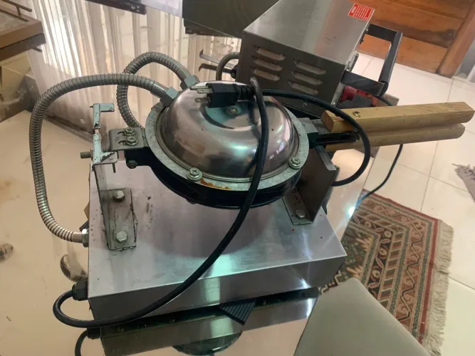 Vende-se máquina bubble waffle