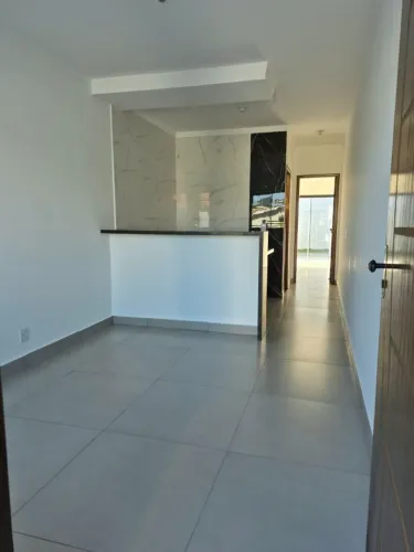 Casa nova c/ 1 dorm., amplo quintal, jd. Sta. Esmeralda próx. da av. Itavuvu. Financia.