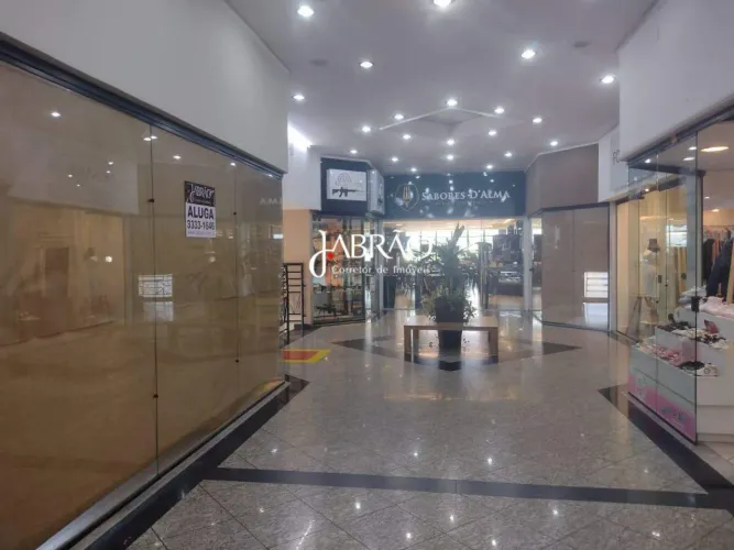 Loja para alugar com banheiro no Centro.