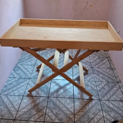 Tabuleiro, ideal para venda de acaraje. Tamanho 1,20 M X 60 centímetros