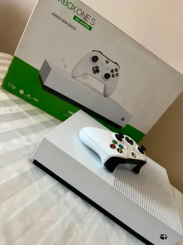 Xbox One S 1TB Com Controle