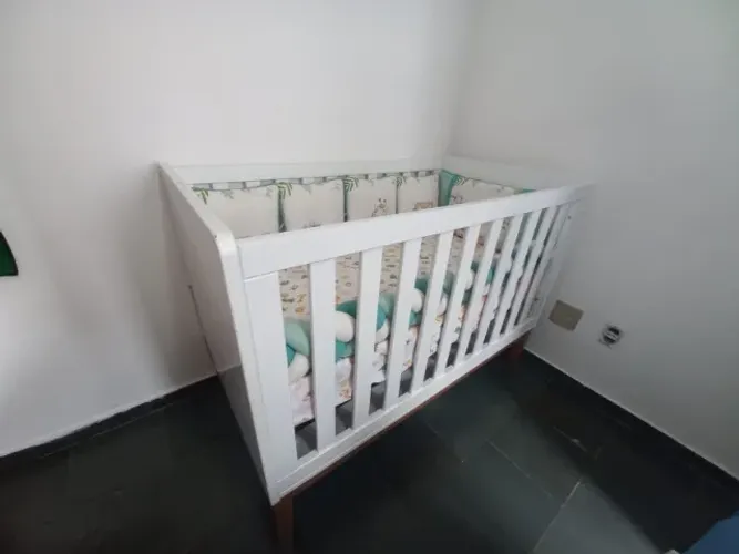 BERÇO INFANTIL (COM COLCHÃO)