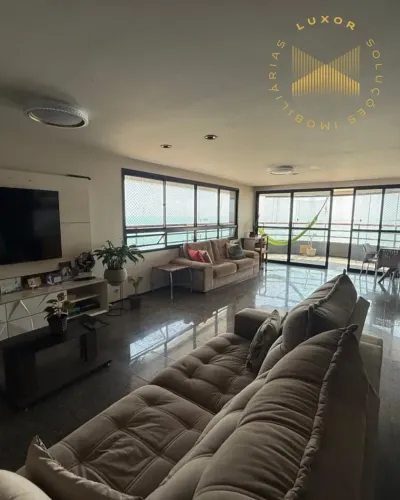 Apartamento com 225 m² DISPONÍVEL PARA LOCAÇÃO NA BEIRA MAR DE FORTALEZA.
