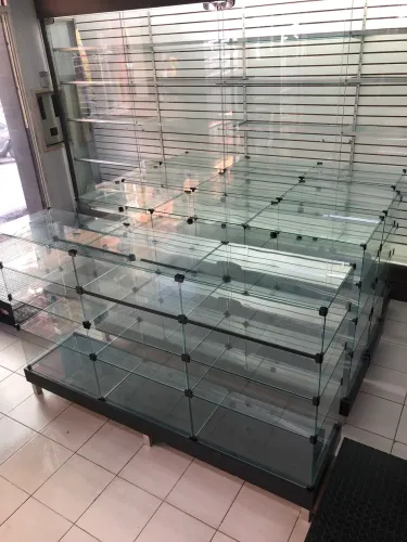 Balcão de Vidro loja c/apoio 3 colunas