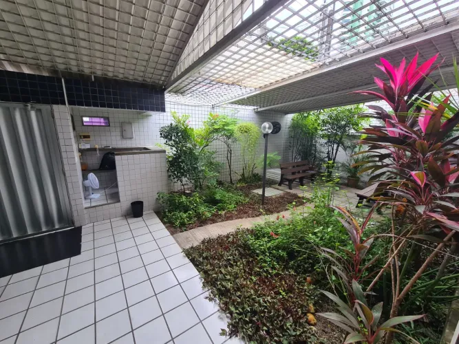 INDICO  PARA CLÍNICA,  ESCRITÓRIO, 10( dez) SALAS COM WC INTERNO,  em Casa Forte