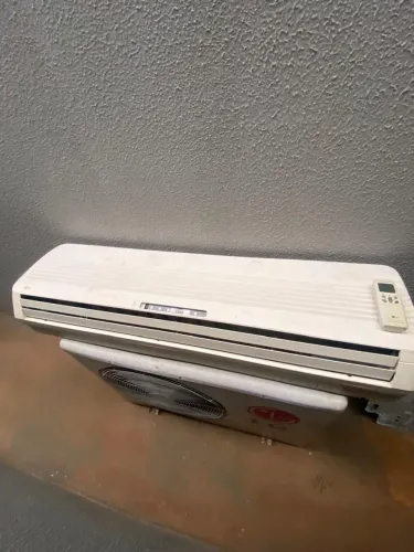 Vendo ar condicionado 24 mil Btus da LG esse valor já é instalado 