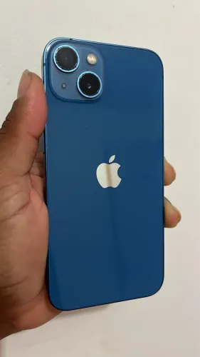 iPhone 13, 128 gigas, muito novo ! Acompanha carregador, capa e película.