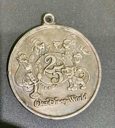 Medalha comemorativa do 25º Aniversário do Walt Disney World