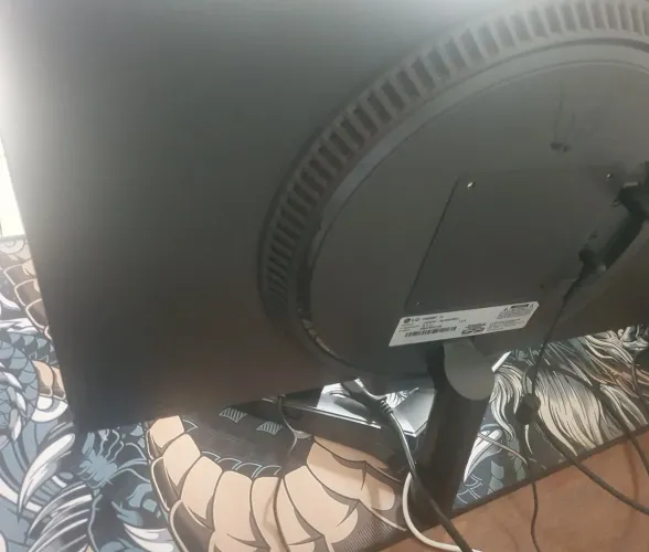 LG Ultragear 180hz