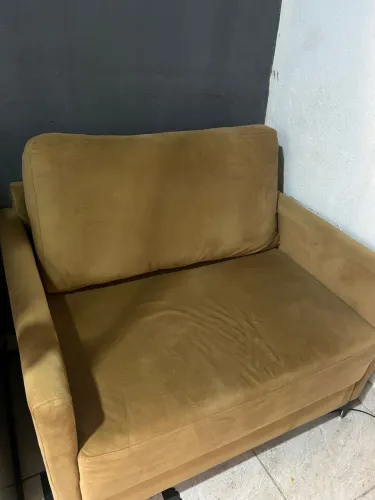 Sofá compacto e confortável