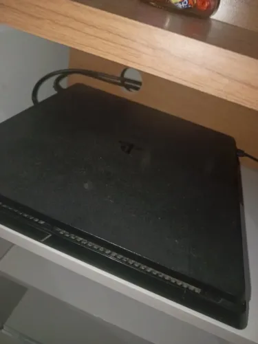 Ps4 Slim 1TB 2 Controles +4 jogos