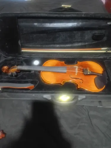 Vendo Violino Eagle VK 544 pouco tempo de uso