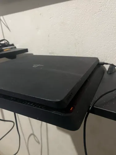PS4 Slim 1T usado