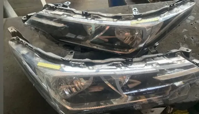 Par de faróis Toyota Corolla 2019