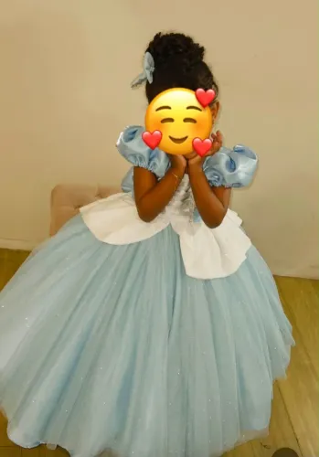 Vestido Cinderela tamanho 5/6 anos 