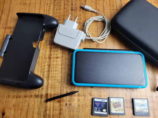 New Nintendo 2DS XL 128gb Acessórios