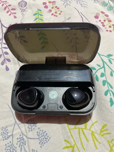 Fone de Ouvido Bluetooth TWS com Visor Digital