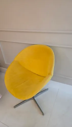 Poltrona semi nova em bom estado